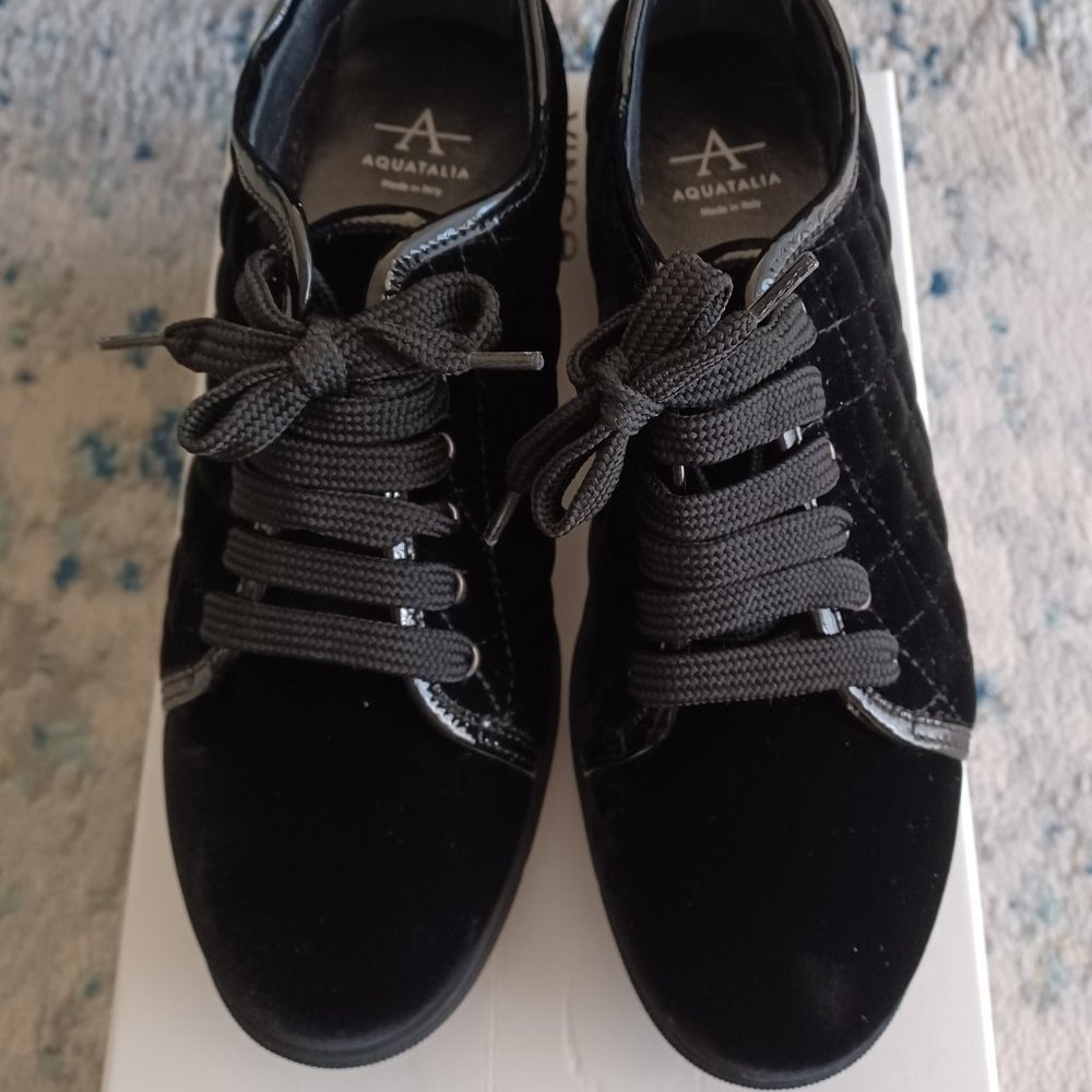 Aquatalia Glenda Quilted Weatherproof Velvet Lace-Up Sneakers, 6M, Black, NWOB